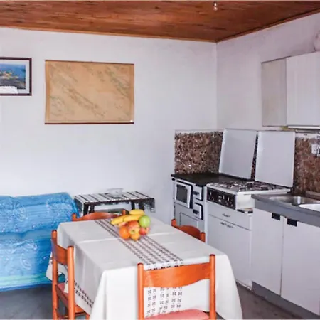 Four-bedroom In Kornati Casa de Férias