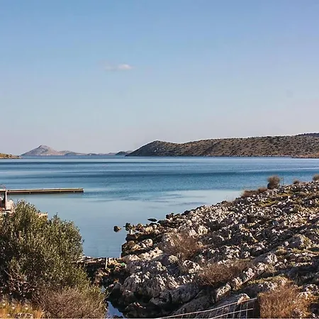Сasa de vacaciones Amazing In Kornati With House Sea View