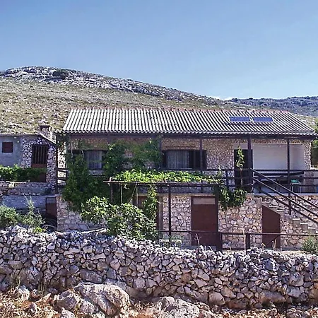 Four-bedroom In Kornati Casa de Férias