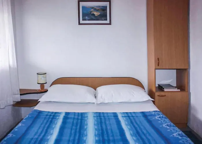 בית נופש Four-bedroom In Kornati