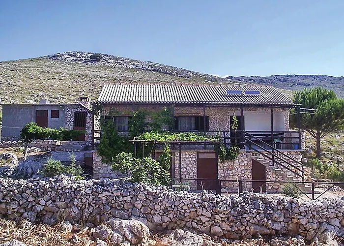 Four-bedroom In Kornati בית נופש