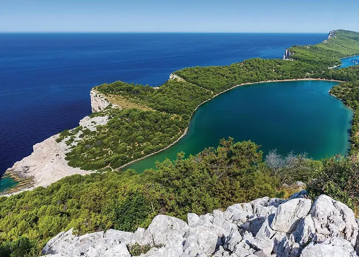 בית נופש Four-bedroom In Kornati *